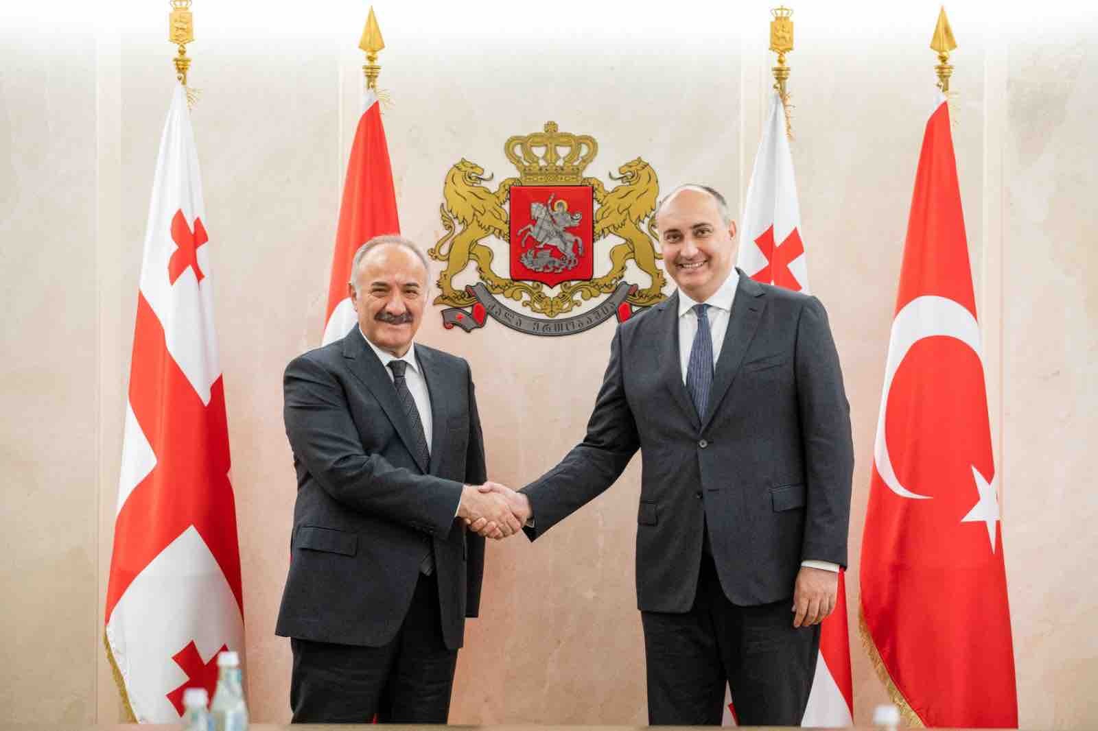 Frontnews - Similar news image