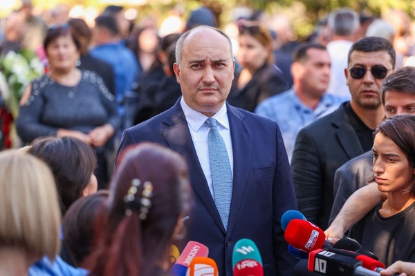 Defence minister announces purchase of weapons early next year