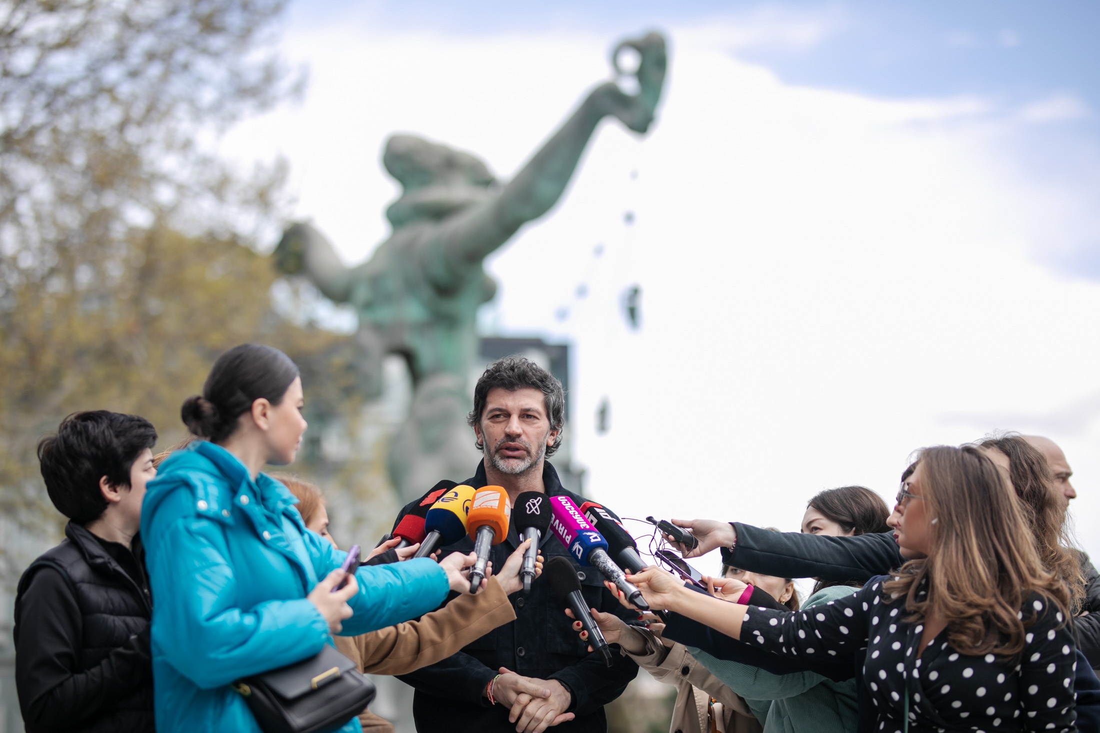Frontnews - Similar news image