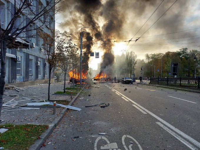 Kyiv confirms explosions in central districts
