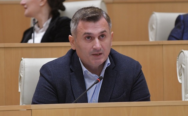 UNM opposition members dispute over “shadow” figures