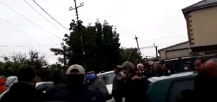 გიორგი მუმლაძე – “ნაციონალური მოძრაობის” წევრს მაჟორიტარობის დეპუტატობის კანდიდატი თავს დაესხა