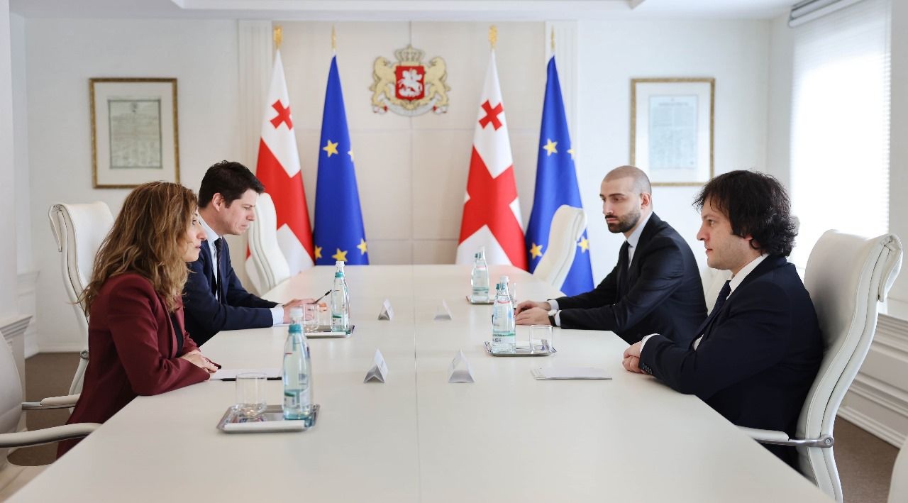 Frontnews - Similar news image