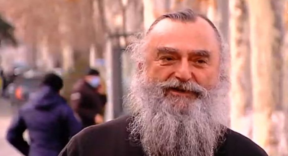 Metropolitan Nikoloz visits Saakashvili in prison