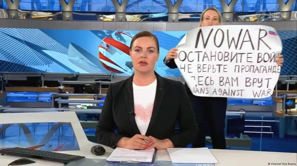 Former employee of Russia’s propagandist channel Marina Ovsyannikova wins Vaclav Havel Prize