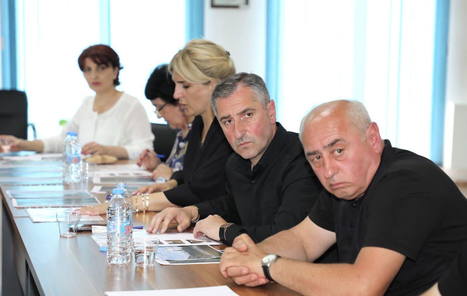 Frontnews - Similar news image