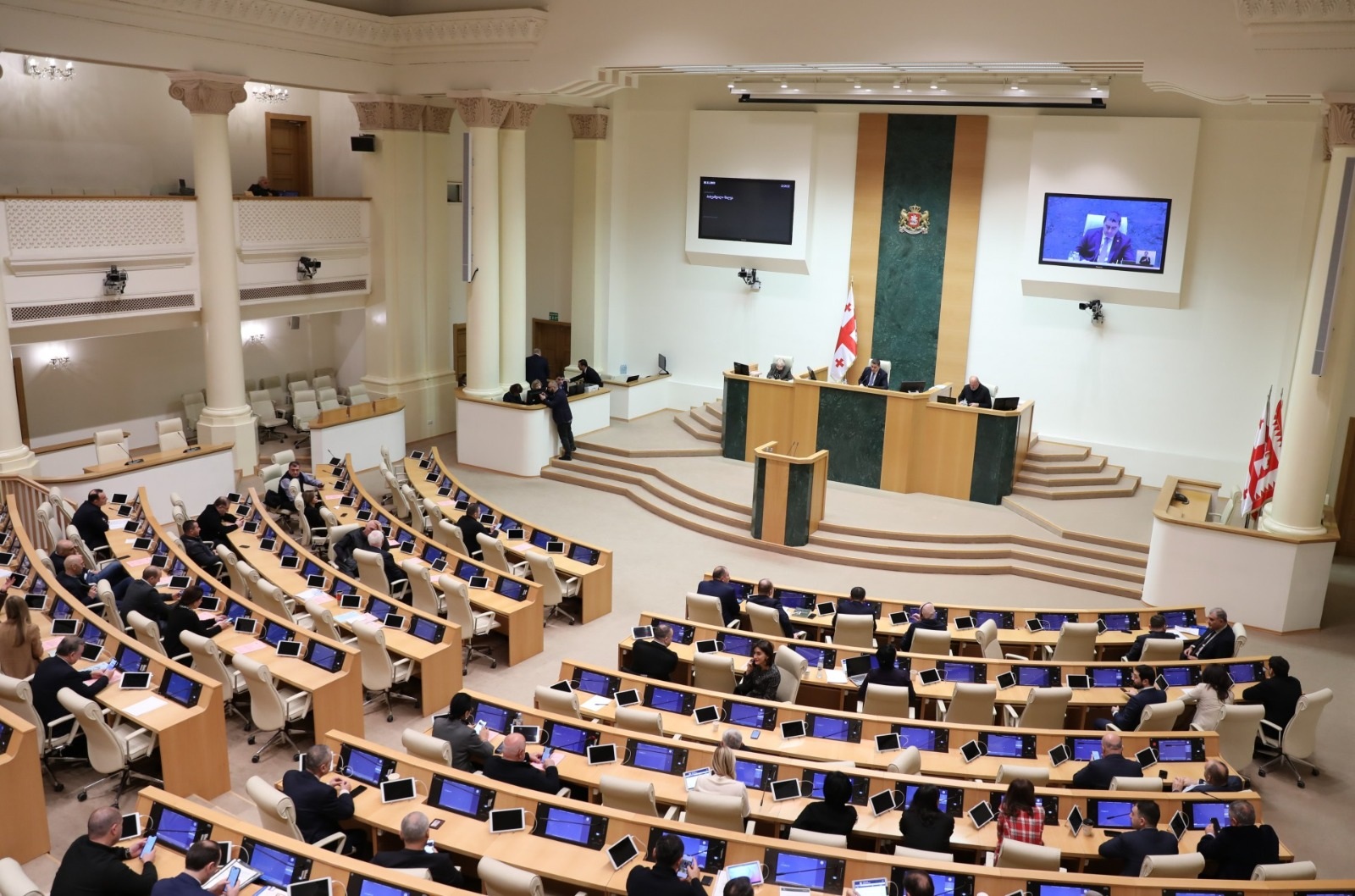 Parliament passes bill on road safety with 2nd reading