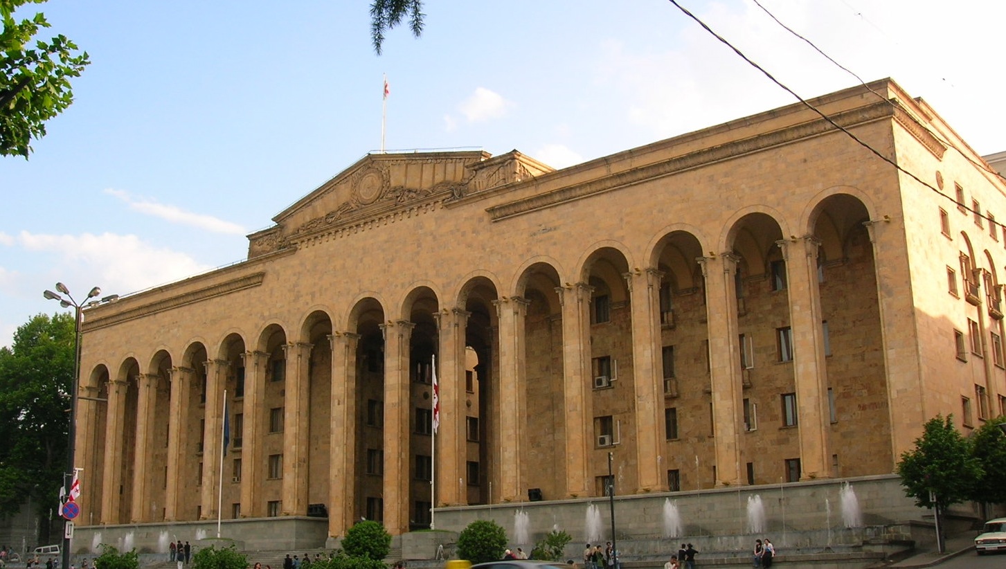 Culture representatives announce rally while Minister in Parliament
