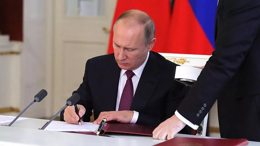 Putin orders Russia’s largest military call-up since 2011