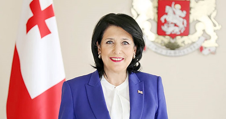 President Zurabaishvili meets with Macron on last day of her French trip