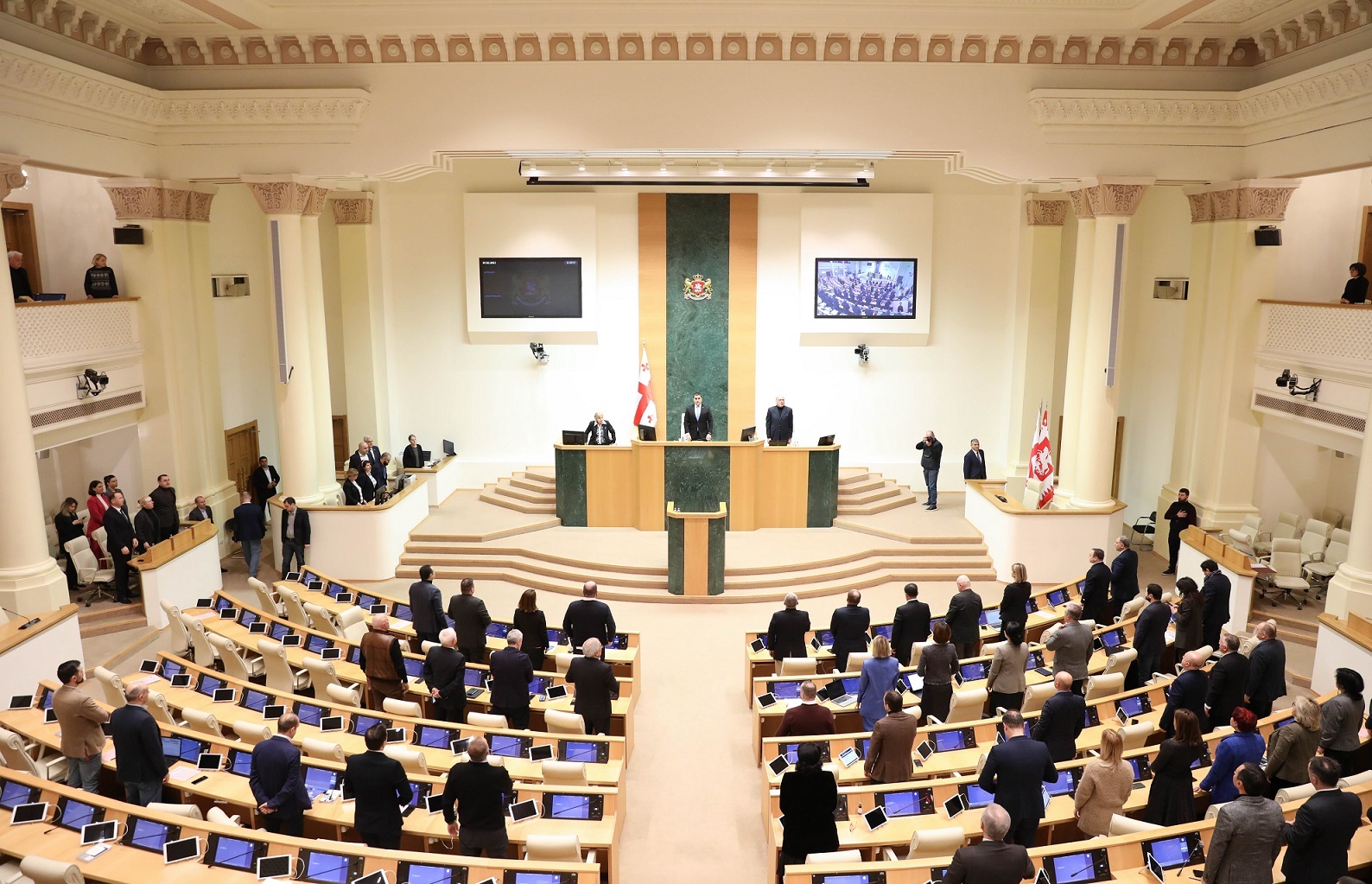 Frontnews - Similar news image