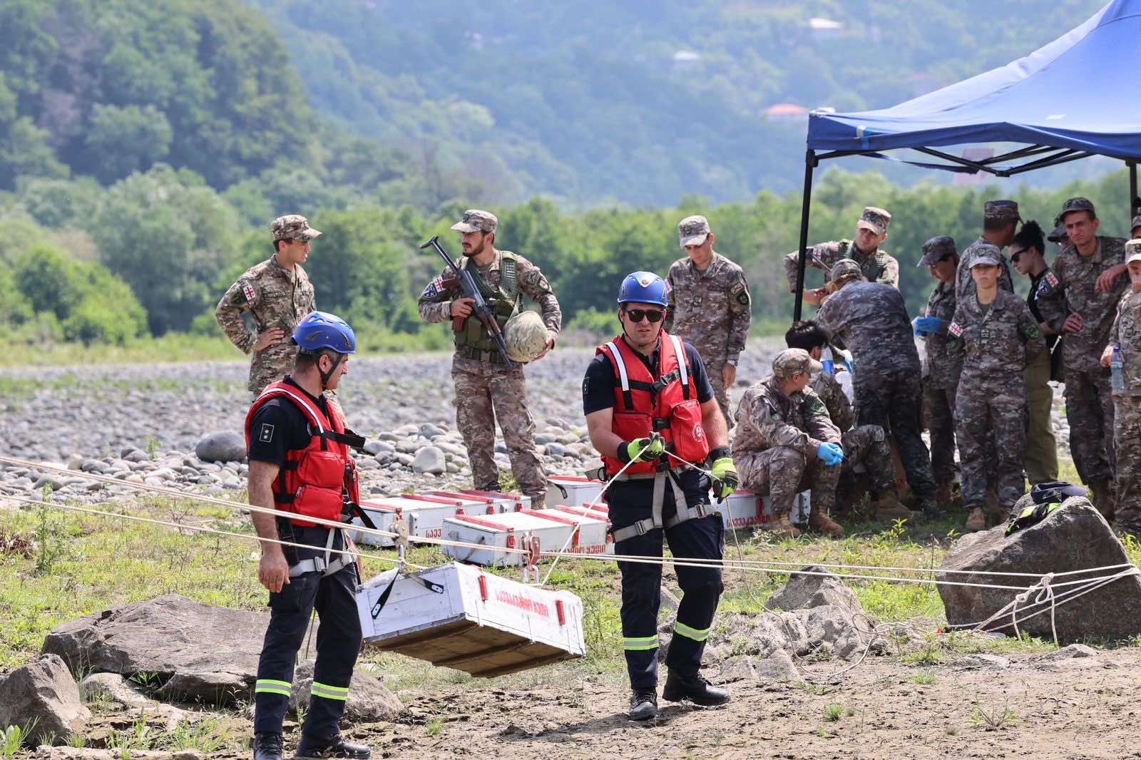 Frontnews - Similar news image