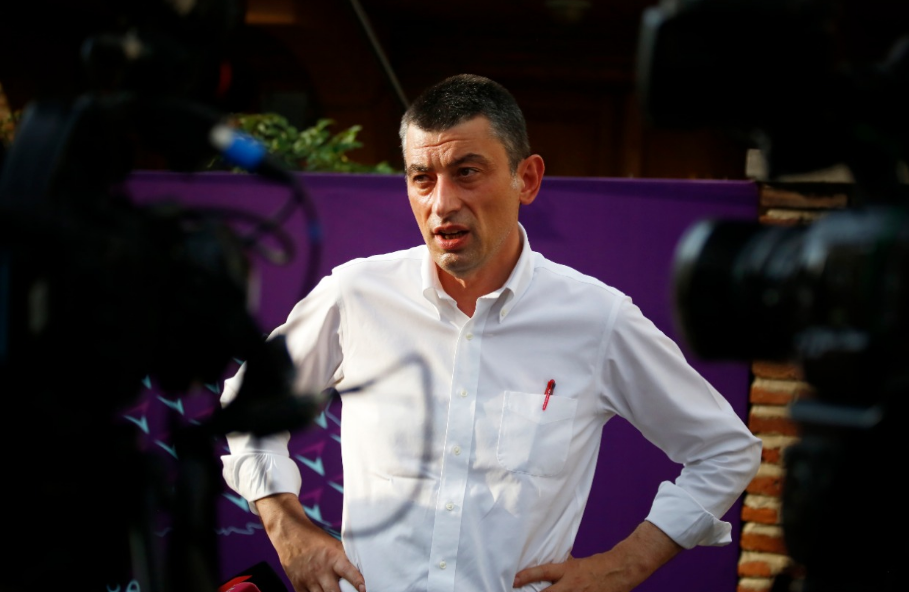 გიორგი გახარია – მე არანაირი დისკომფორტი არ მაქვს ვინმე თუ მითვალთვალებს, სამწუხარო ის არის, რომ სახელმწიფო რესურსი იხარჯება ამაში