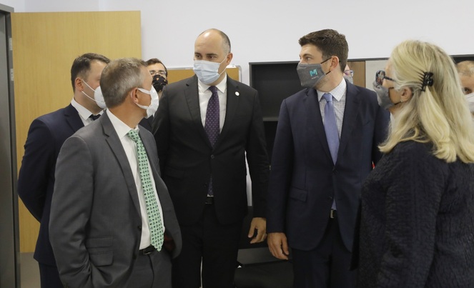 ამერიკელმა კონგრესმენებმა წეროვანის სამხედრო მოსამსახურეთა სარეაბილიტაციო ცენტრი დაათვალიერეს