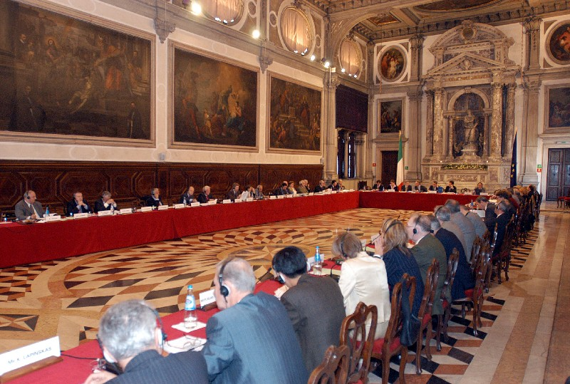 Venice Commission recommends Ukraine not to implement law against oligarchs as it stands now