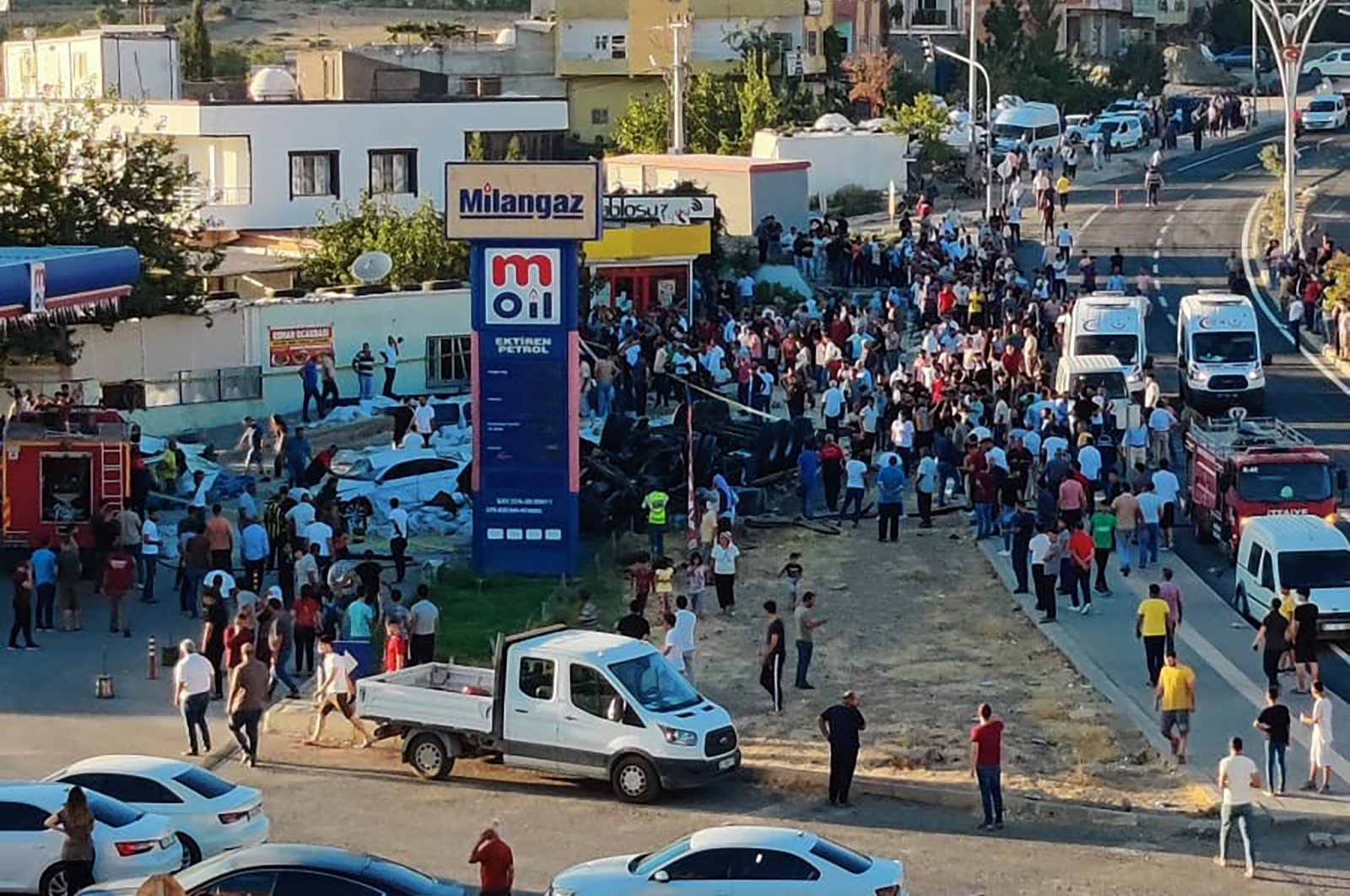 თურქეთში კიდევ ერთ ავტოსაგზაო შემთხვევას 16 ადამიანის სიცოცხლე ემსხვერპლა
