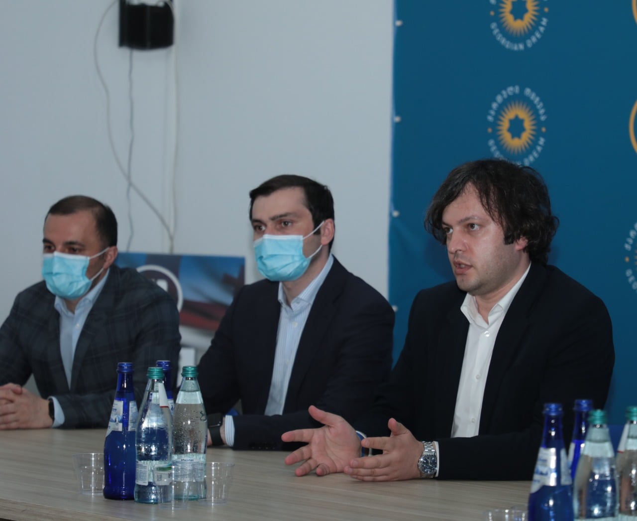 ირაკლი კობახიძე – ვერ მიიღეს რიგგარეშე არჩევნები, ახლა რიგგარეშე სხდომას ითხოვენ