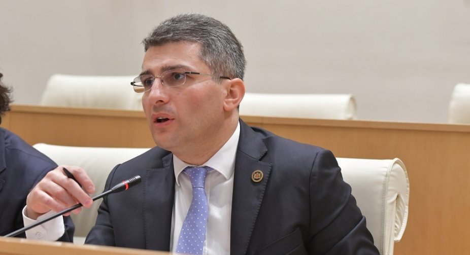 მამუკა მდინარაძე – ნიკა მელიამ ისიც არ იცის, სკოლები ვის ბალანსზეა, პენსიას ვინ უმატებს და ეს საკითხები თვითმმართველობის გადასაწყვეტი გონია