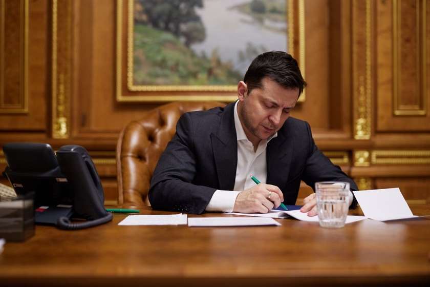 Zelensky invites Biden to Kyiv in face of feared Russian attack