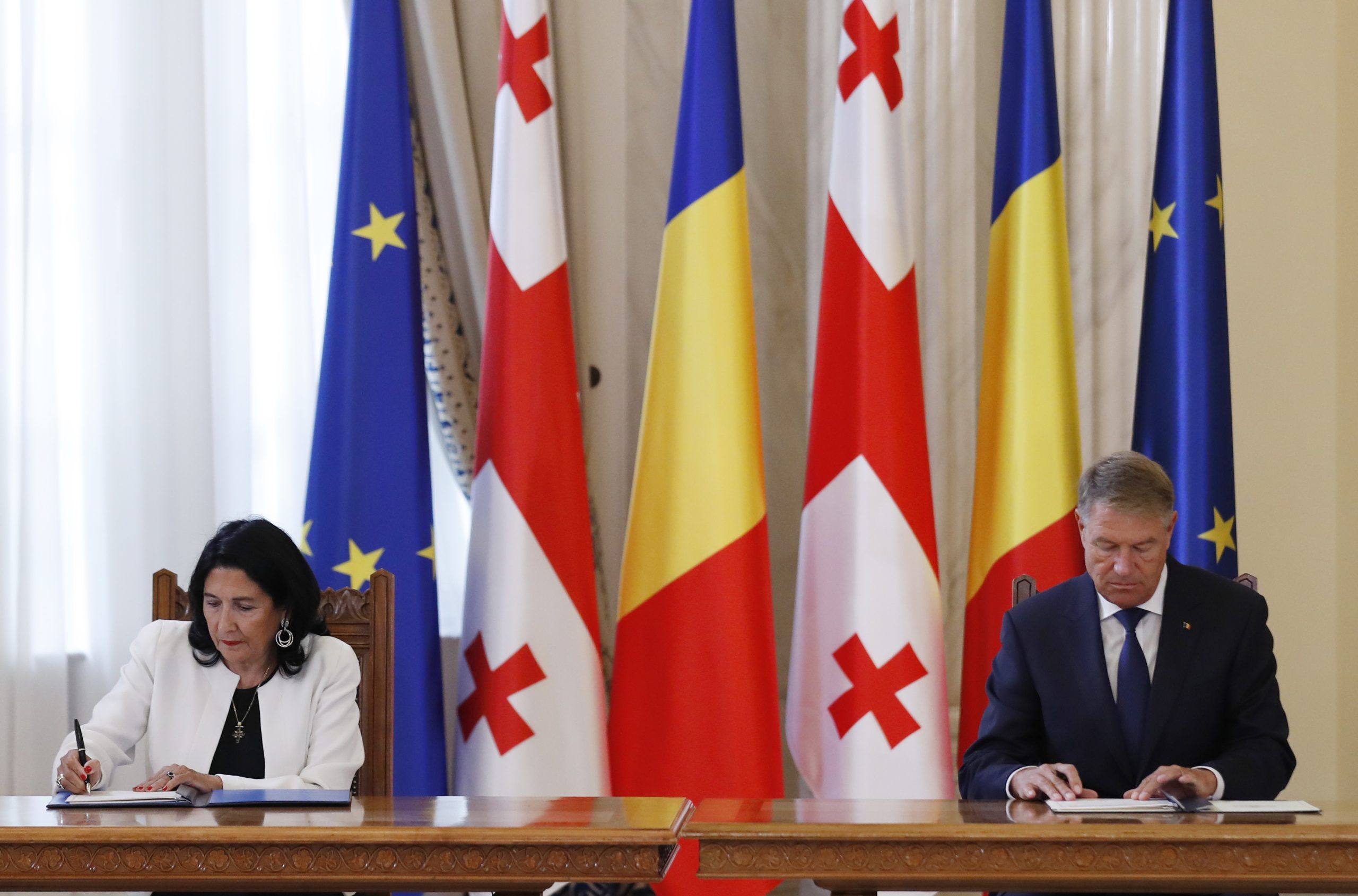 Frontnews - Similar news image