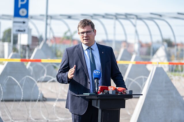 Lithuanian Defense Minister urges NATO to extend membership invitation to Ukraine “immediately”