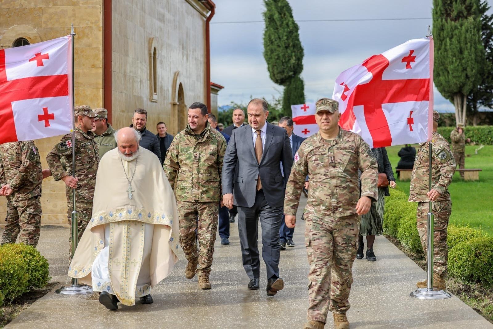 Frontnews - Similar news image