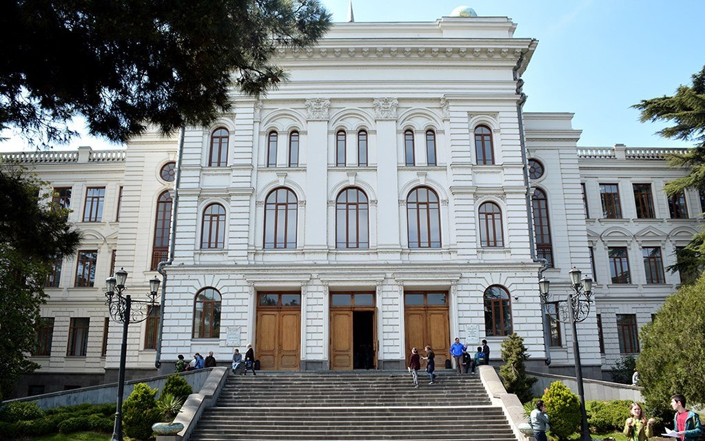 Students demanding release of protesters detained during pro-European rallies forcibly evicted from Tbilisi State University