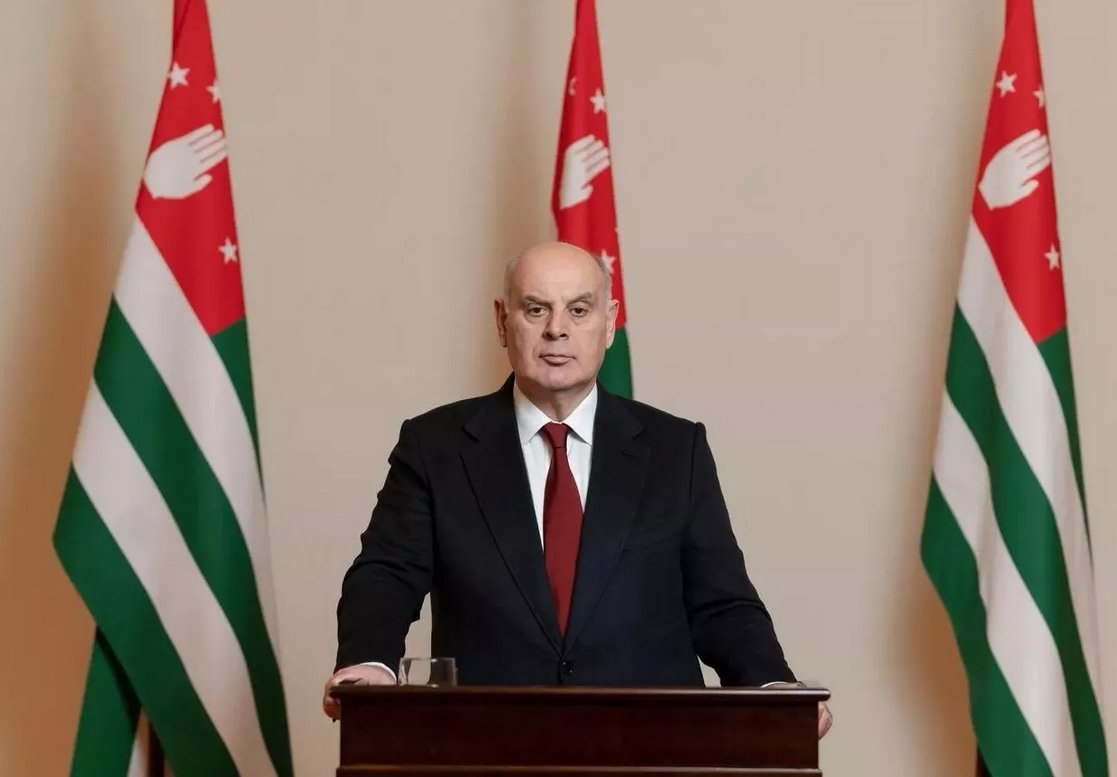 Former de facto Abkhazian President Bzhania announces candidacy for upcoming ‘snap elections’