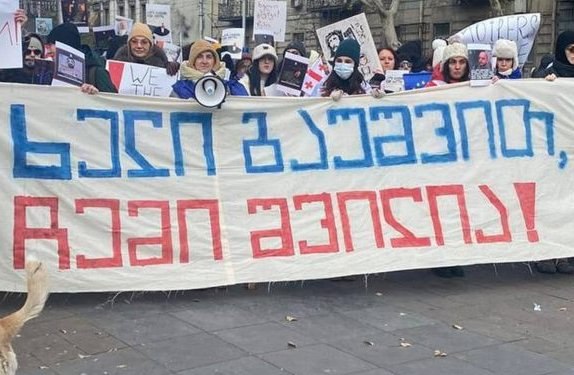 Mothers’ March joins protest outside Parliament