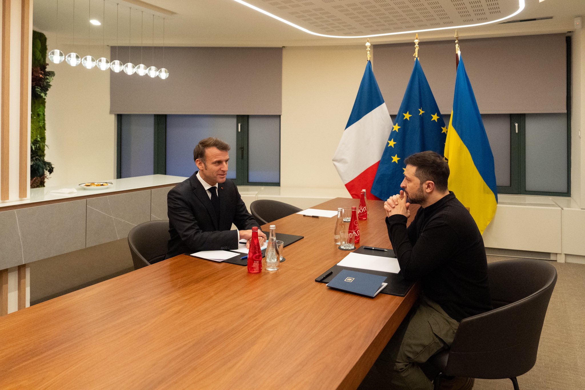 Macron reaffirms support for Ukraine ahead of European Council meeting