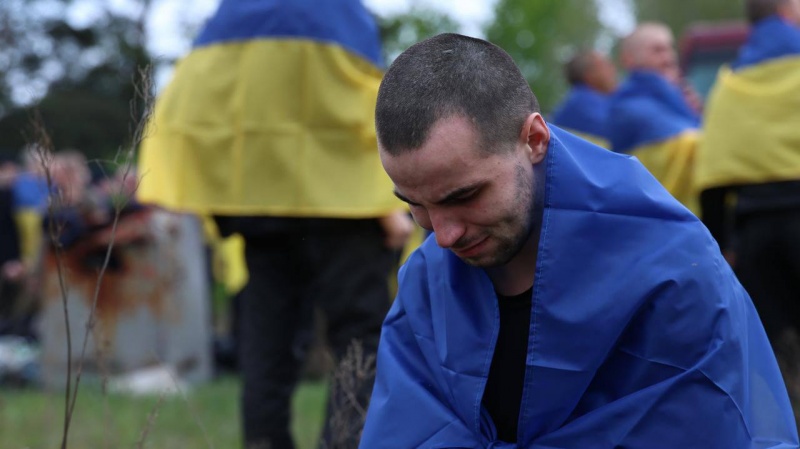 <p>205 Ukrainian soldiers were freed from Russian captivity on Tuesday, as part of a large-scale prisoner exchange. Ukrainian President Volodymyr Zelenskyy confirmed the release, thanking those involved in the operation, especially the United Arab Emirates for its mediation.</p><p>This exchange marks the 64th between Ukraine and Russia since the start of the full-scale invasion, with 4,757 Ukrainians returned from Russian detention. The soldiers released today had served in various conflict zones, including Donetsk, Luhansk, and Mariupol.</p>