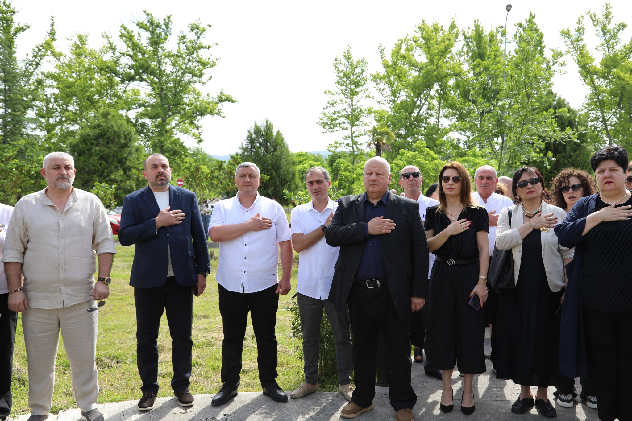 <p style="text-align: justify">წყალტუბოში საქართველოს დამოუკიდებლობის დღე საზეიმოდ აღინიშნა. &nbsp;</p><p style="text-align: justify">მუნიციპალიტეტის მერმა გენადი ბალანჩივაძემ და საკრებულოს თავმჯდომარემ თეიმურაზ ჭეიშვილმა, ადგილობრივი თვითმმართველობის წარმომადგენლებთან ერთად, საქართველოს ტერიტორიული მთლიანობისთვის დაღუპულთა მემორიალი გვირგვინით შეამკეს. ახალგაზრდებმა წარმოადგინეს ლიტერატურული კომპოზიცია "მე ქართველი ვარ.“ მოეწყო თემატური გამოფენა.</p><p style="text-align: justify">"გილოცავთ საქართველოს დამოუკიდებლობის დღეს. ეს დღე გვახსენებს წარსულს, დაგროვილ გამოცდილებასა და იმ ღირებულებებს, რომლებიც დღესაც გვაერთიანებს. მნიშვნელოვანია, რომ პასუხისმგებლობით გავაგრძელოთ ქვეყნის განვითარება და მშვიდობის შენარჩუნება“, - განაცხადა გენადი ბალანჩივაძემ.</p><p style="text-align: justify">დღესვე, ადგილობრივი ხელისუფლების წარმომადგენლებმა სოფელ მაღლაკში გვირგვინით შეამკეს ეროვნული გმირის მერაბ კოსტავას ბიუსტი.</p><p style="text-align: justify">საქართველოს დამოუკიდებლობის დღისადმი მიძღვნილი ღონისძიებები ფოლკლორულ-ქორეოგრაფიული ანსამბლების: „ივერიისა“ და „ნადურის“ საზეიმო კონცერტით დასრულდება.<br>&nbsp;</p>