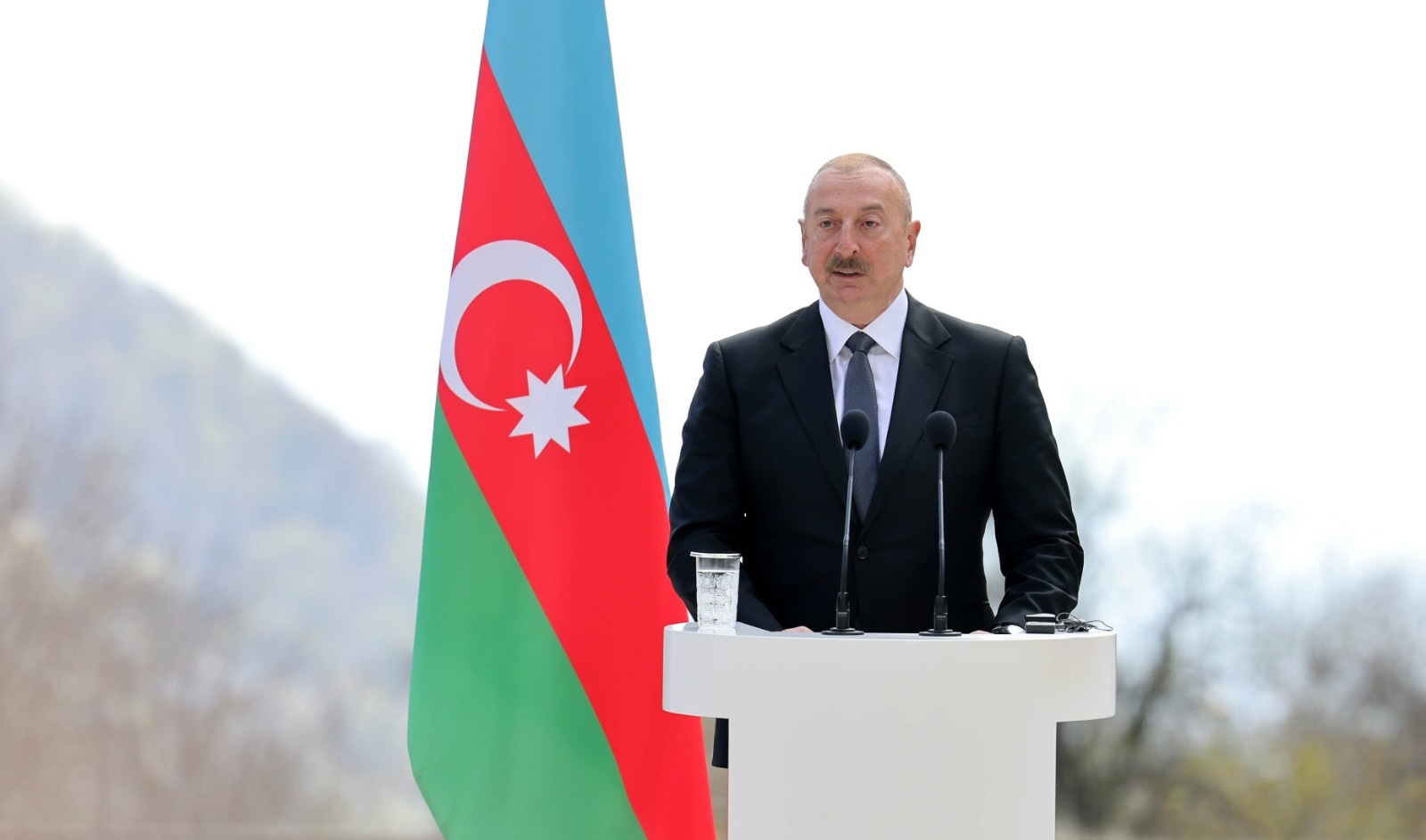 Azerbaijani President congratulates Georgian PM on Independence Day
