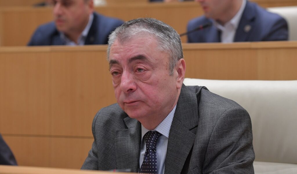 თენგიზ შარმანაშვილი - გინდათ თქვათ, რომ ის გმირი მოსახლეობა, რომელიც ამდენი ხანი არაფერს შეუშინდა, ახლა შეუშინდა რაღაცას და ალაპარაკებენ სოციალური დაცვის გამო?