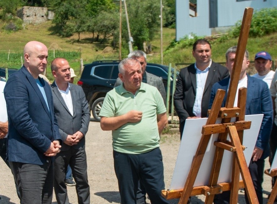 სულხან თამაზაშვილი მაღალმთიან აჭარაში ინფრასტრუქტურული პროექტების მშენებლობის მიმდინარეობას გაეცნო