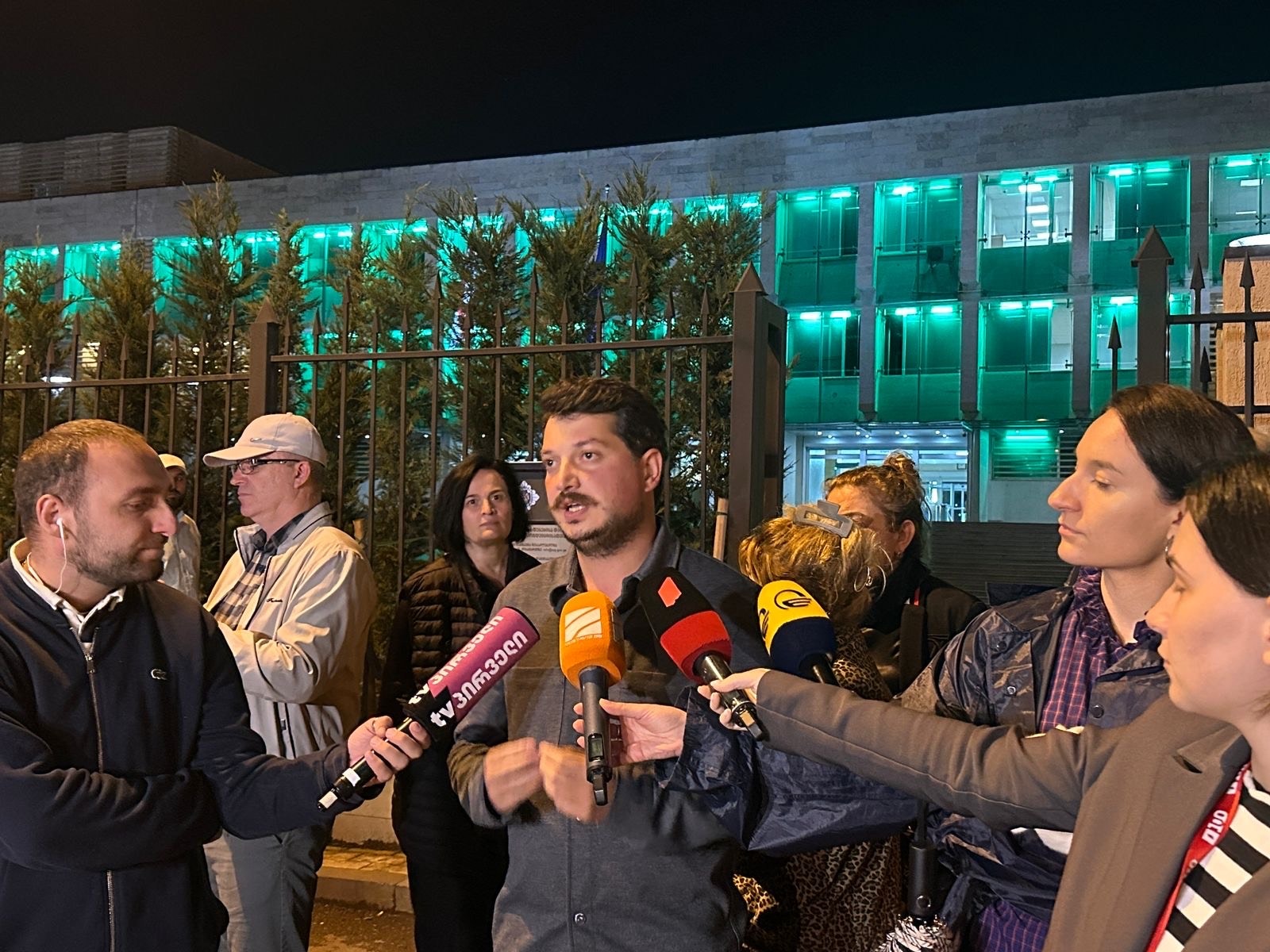 ლაშა ტყეშელაძე - ლევან ხაბეიშვილი დააკავეს პოლიტიკური განცხადების გამო, რაც არის აბსურდი, მათ ეშინიათ 4 ოქტომბრის