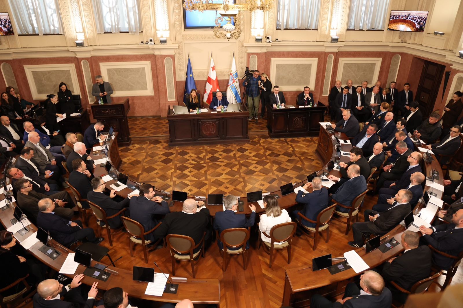 დედაქალაქის მთავრობის ახალი შემადგენლობა დამტკიცებულია