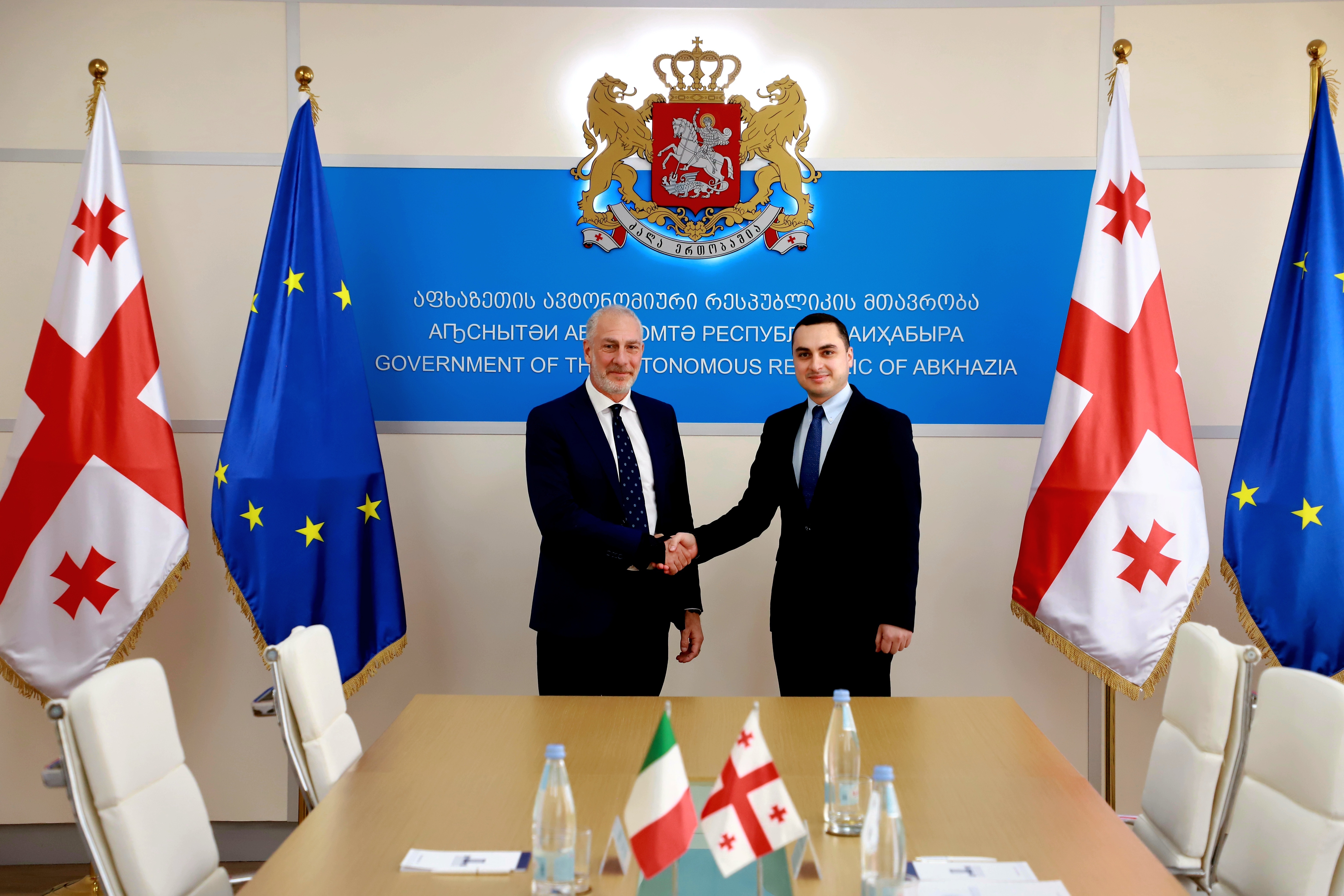 გიორგი ჯინჭარაძე  საქართველოში იტალიის რესპუბლიკის საგანგებო და სრულუფლებიან ელჩს მასიმილიანო დ’ანტუონოს შეხვდა
