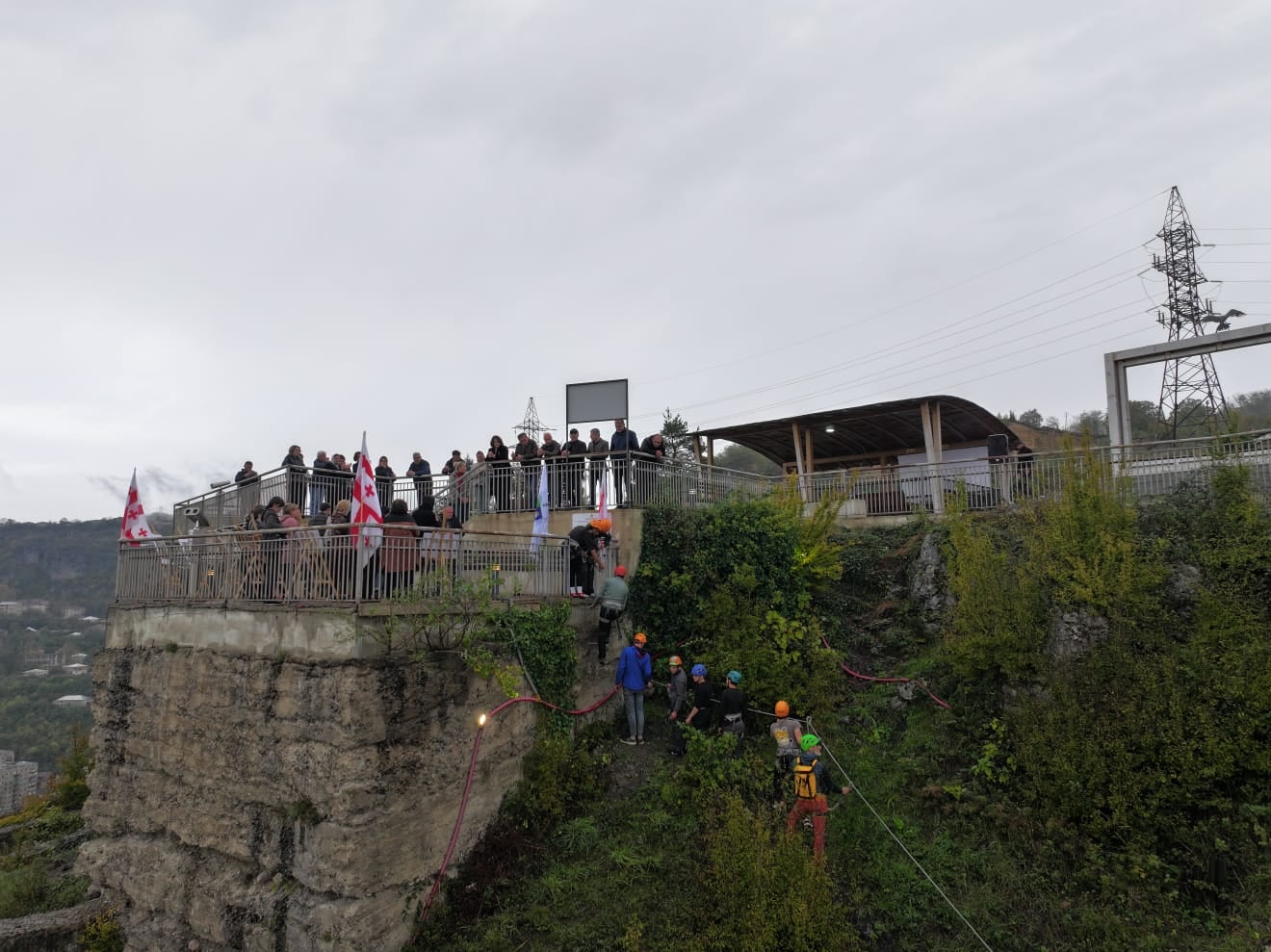 ჭიათურაში, ე.წ. "საშევარდნოს" კლდეზე, ახალი ვია ფერატა (Via Ferrata) მოეწყო