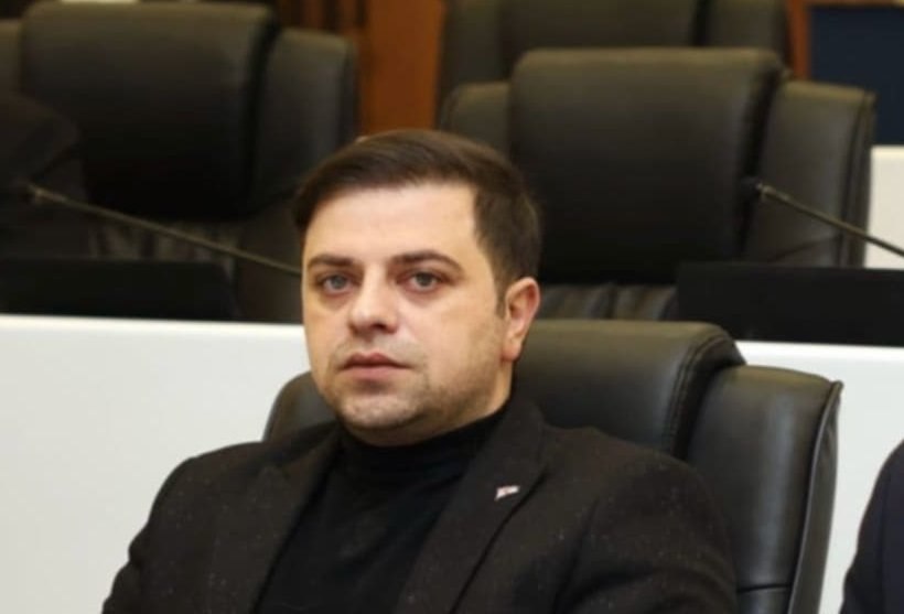 ცოტნე ანანიძე - უხერხულია ასეთი პასუხის ავტორი, ეკონომიკური სანქციების მიერთებას  და უვიზო მიმოსვლის შეჩერებას მოითხოვდეს ხელისუფლებისგან