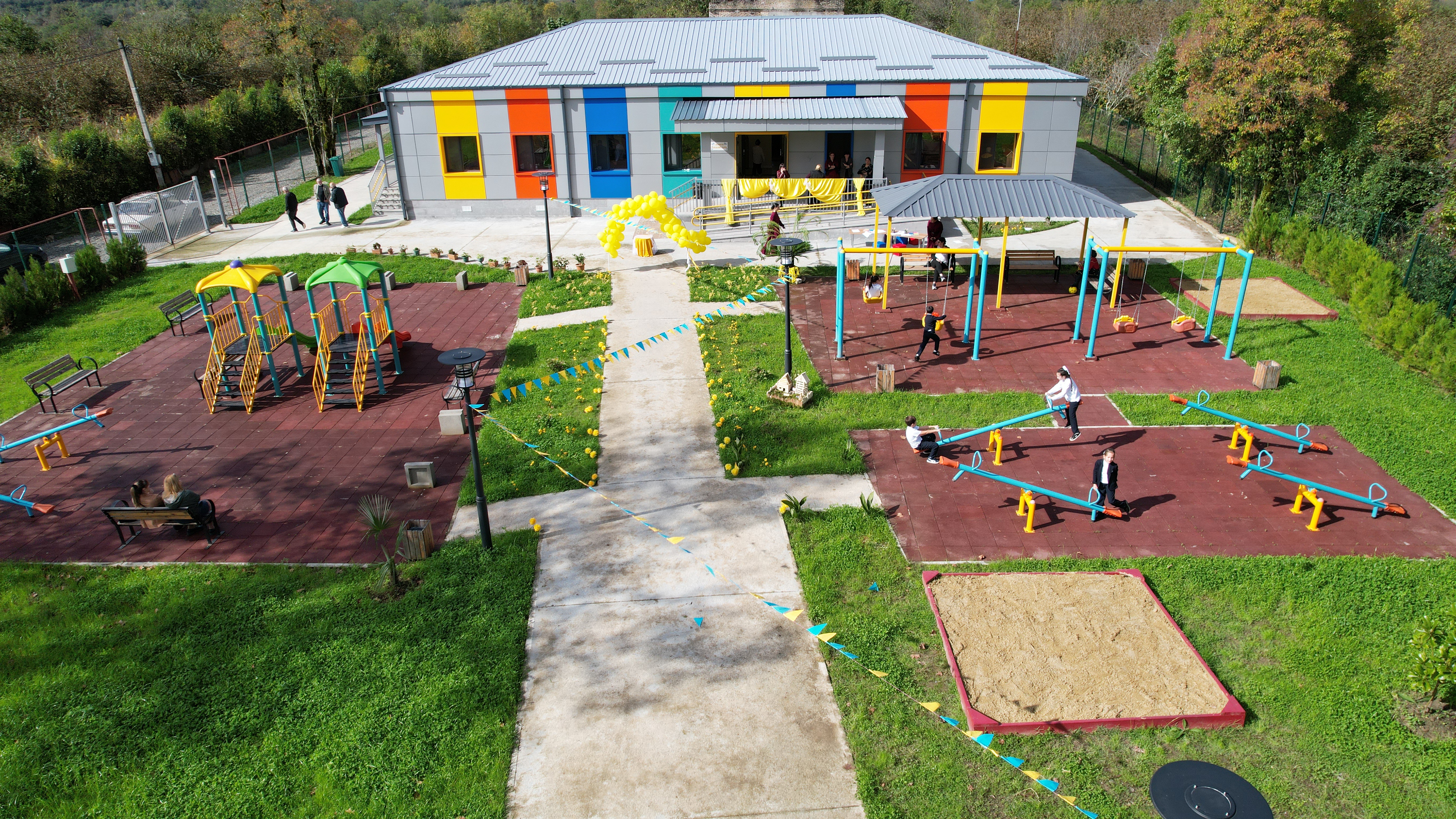 ჩხოროწყუს სოფელ მუხურში ახალი საბავშვო ბაღი გაიხსნა