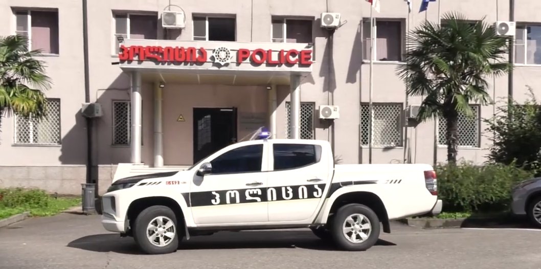 აჭარაში მოქალაქეების კუთვნილი დიდი ოდენობით თანხების თაღლითურად დაუფლების ბრალდებით 2 პირი დააკავეს