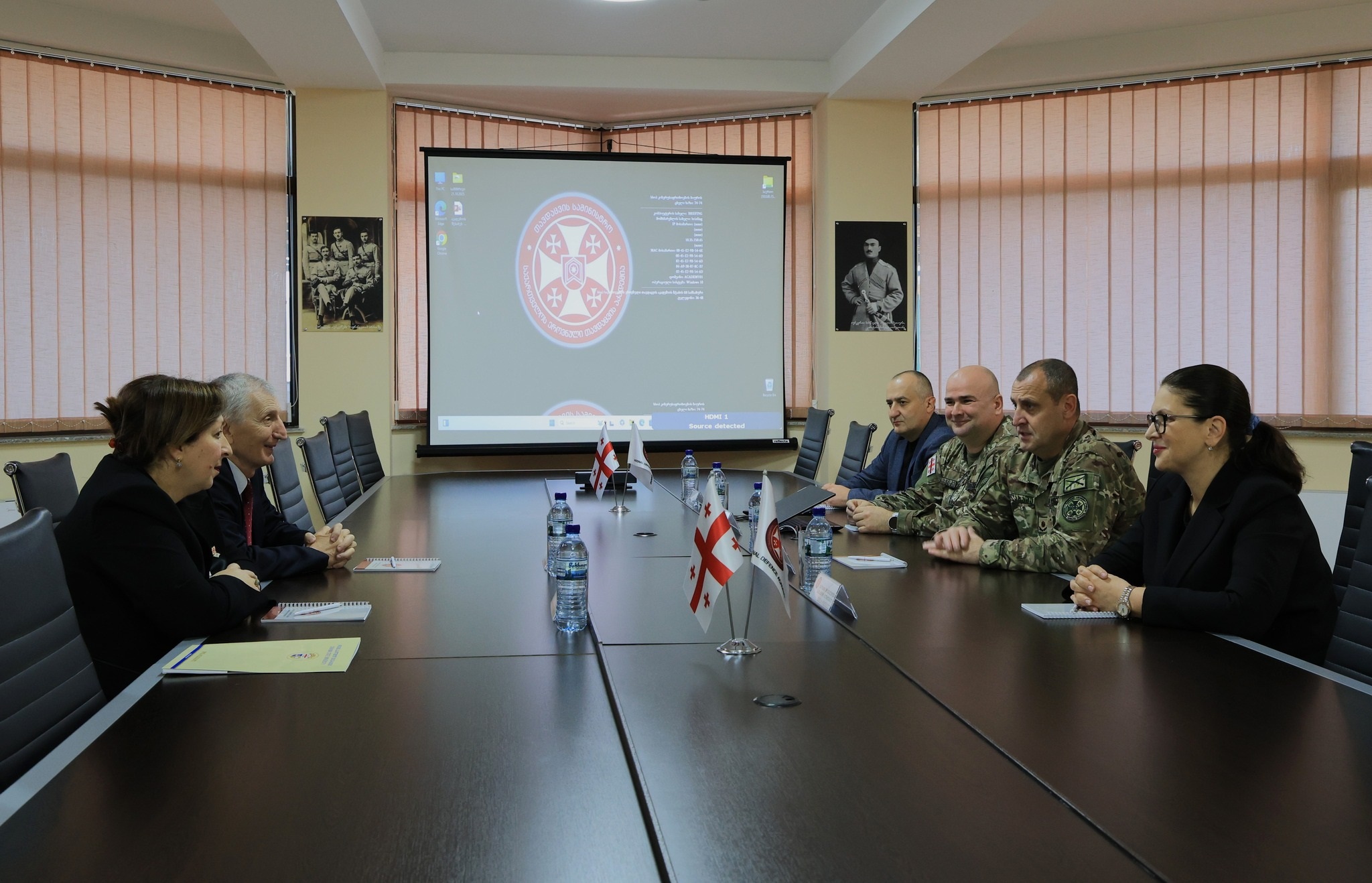 <p style="text-align: justify">დავით აღმაშენებლის სახელობის საქართველოს ეროვნული თავდაცვის აკადემიასა და სოხუმის სახელმწიფო უნივერსიტეტს შორის ურთიერთთანამშრომლობის მემორანდუმი გაფორმდა.</p><p style="text-align: justify">მემორანდუმს ხელი ეროვნული თავდაცვის აკადემიის რექტორმა, ბრიგადის გენერალმა მამია ბალახაძემ და სოხუმის სახელმწიფო უნივერსიტეტის რექტორმა, პროფესორმა თეა ჯუღელმა მოაწერეს.</p><p style="text-align: justify">მემორანდუმის გაფორმება მიზნად ისახავს თანამშრომლობას მხარეთა საერთო ინტერესების სფეროში შემავალ აქტუალურ საკითხებზე, ერთობლივი პროფესიული, სასწავლო-საგანმანათლებლო და კვლევითი პროექტების, ღონისძიებების დაგეგმვას და განხორციელებას.</p><p style="text-align: justify">ღონისძიების ფარგლებში სოხუმის სახელმწიფო უნივერსიტეტის წარმომადგენლებმა აკადემიის ინფრასტრუქტურა, ბიბლიოთეკა, საგამოცდო ცენტრი, სასწავლო აუდიტორიები/ლაბორატორიები და სამუზეუმო სივრცე დაათვალიერეს.</p><p>&nbsp;</p>