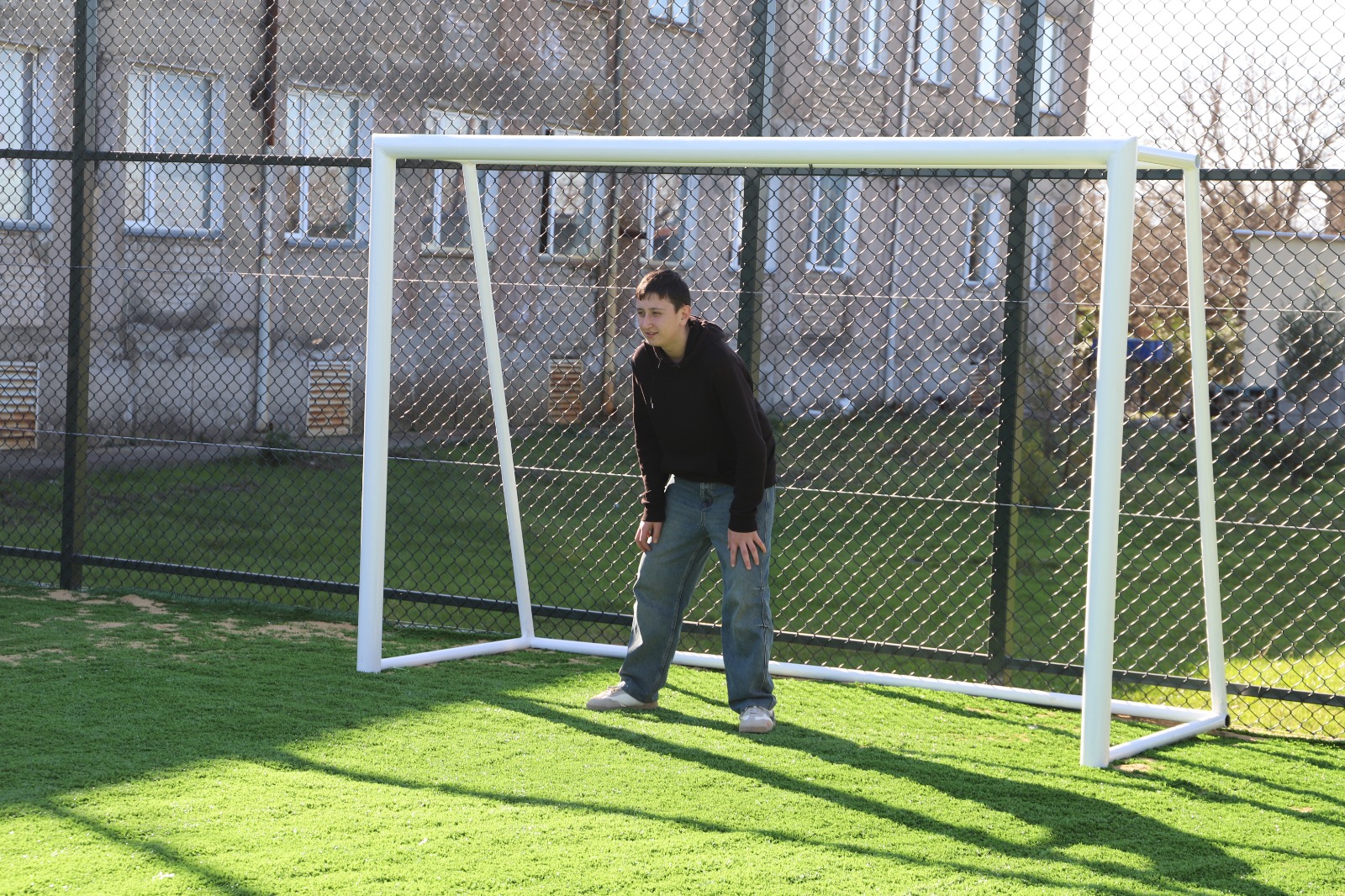 <p style="text-align: justify">თერჯოლის მუნიციპალიტეტის მერი მანუჩარ რობაქიძე, საკრებულოს თავმჯდომარე სოსო ჩაფიჩაძესთან ერთად, მუნიციპალიტეტში მიმდინარე სპორტული მინი მოედნების მოწყობა-რეაბილიტაციის დასკვნით სამუშაოებს გაეცნო. </p><p style="text-align: justify">2025 წელს, ახალგაზრდებში ჯანსაღი ცხოვრების წესის ხელშეწყობის მიზნით, ადგილობრივი მოსახლეობის თხოვნის საფუძველზე, ახალი სპორტული მინი მოედანი ექვს ადმინისტრაციულ ერთეულში ეწყობა.</p><p style="text-align: justify">თანამედროვე სპორტული ობიექტების რეაბილიტაცია სოფლის მხარდამჭერი პროგრამიდან ადგილობრივი ბიუჯეტის თანადაფინანსებით ხორციელდება და მისი საერთო ღირებულება 345 000 ლარია.</p>