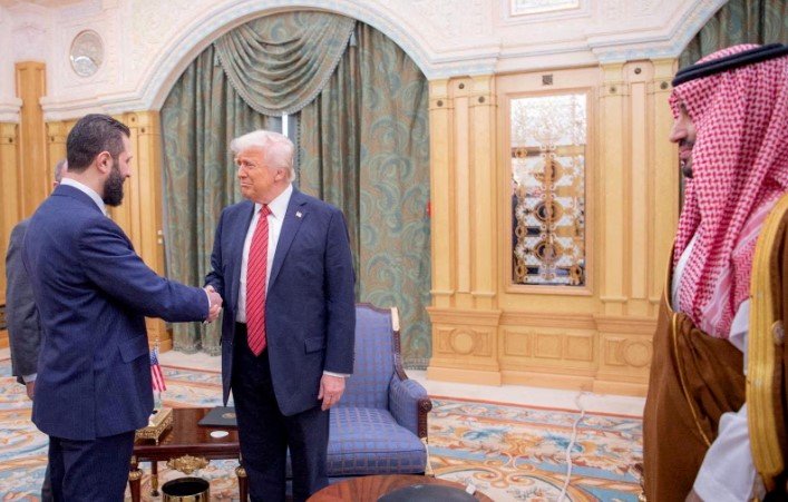 თეთრ სახლში აშშ-სა და სირიის პრეზიდენტების შეხვედრა მიმდინარეობს