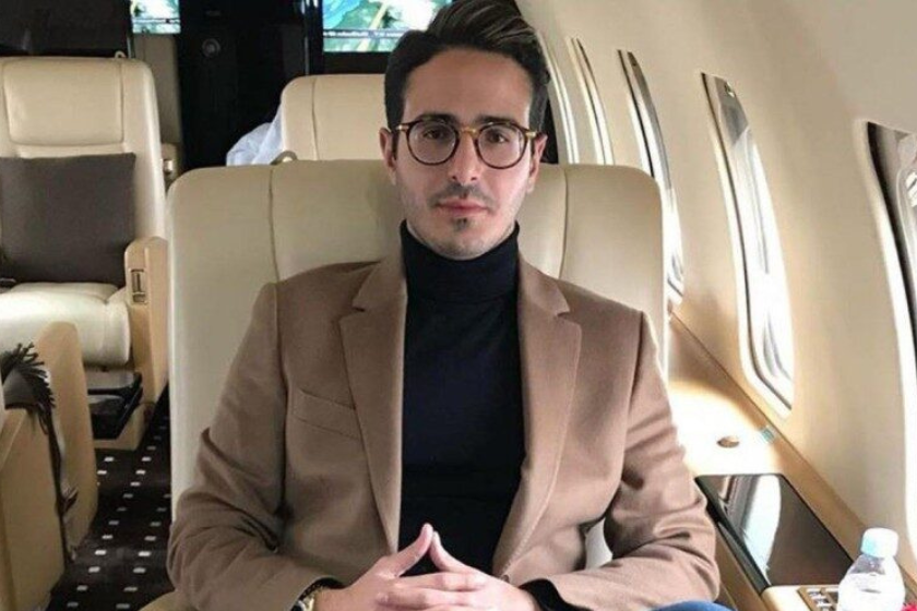 Netflix-ის სერიალის "ტინდერის თაღლითის" მთავარმა გმირმა ორთვიანი პატიმრობის შემდეგ ქუთაისის ციხე დატოვა