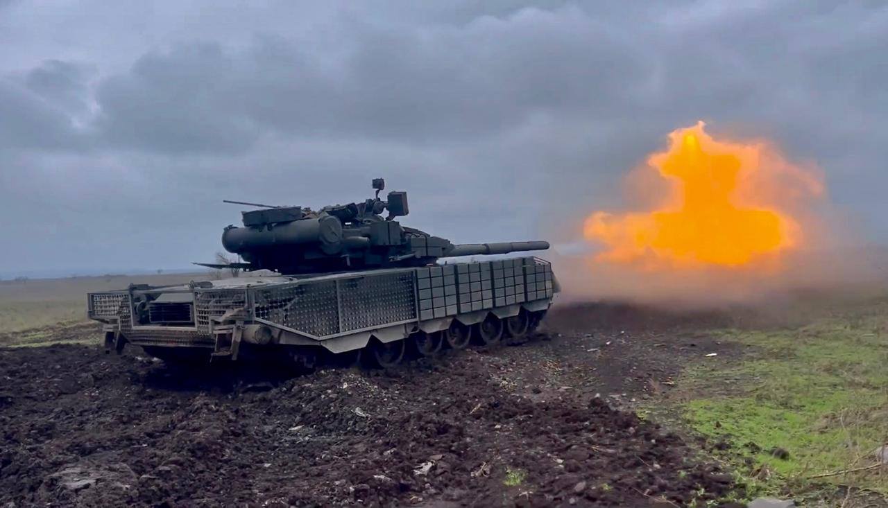 26 საარტილერიო სისტემა, 500-მდე დრონი, 900-ზე მეტი ოკუპანტი ერთ დღეში - რუსეთის ახალი დანაკარგები უკრაინაში