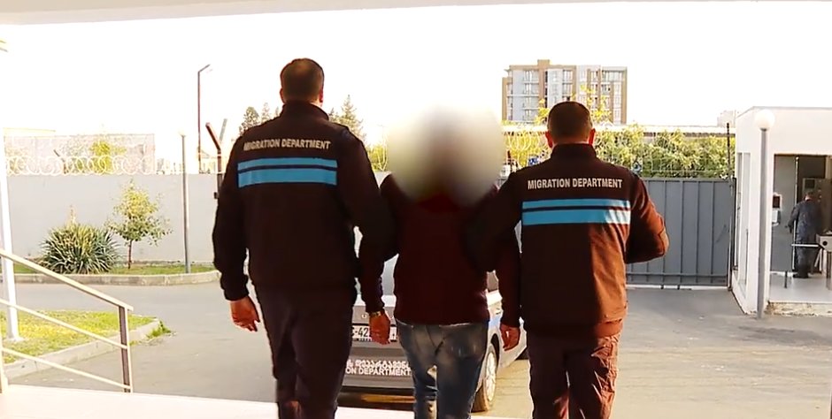 მიგრაციის დეპარტამენტის თანამშრომლებმა უცხო ქვეყნის მოქალაქე საქართველოდან გაძევების მიზნით დააკავეს