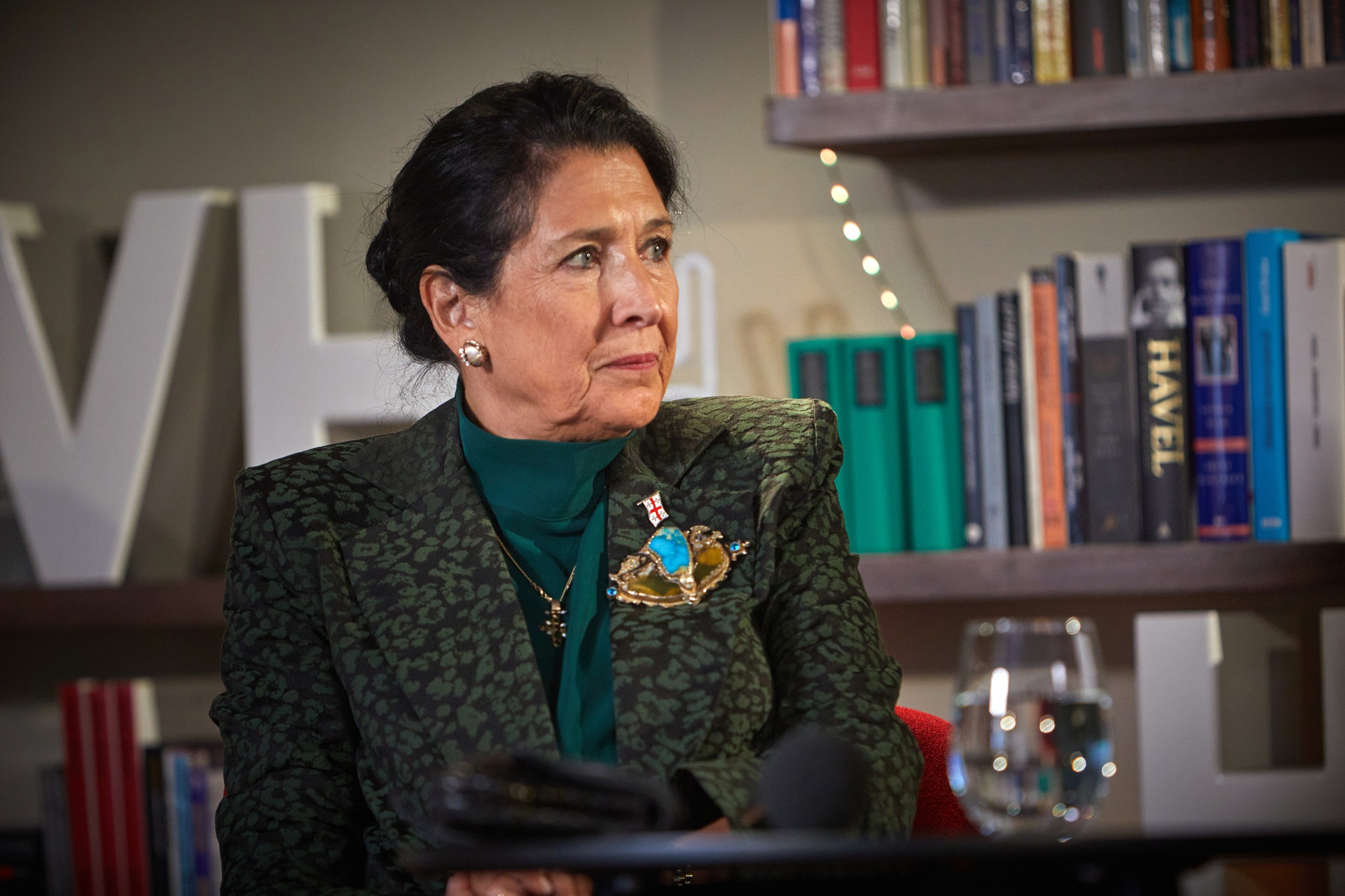 Frontnews image description