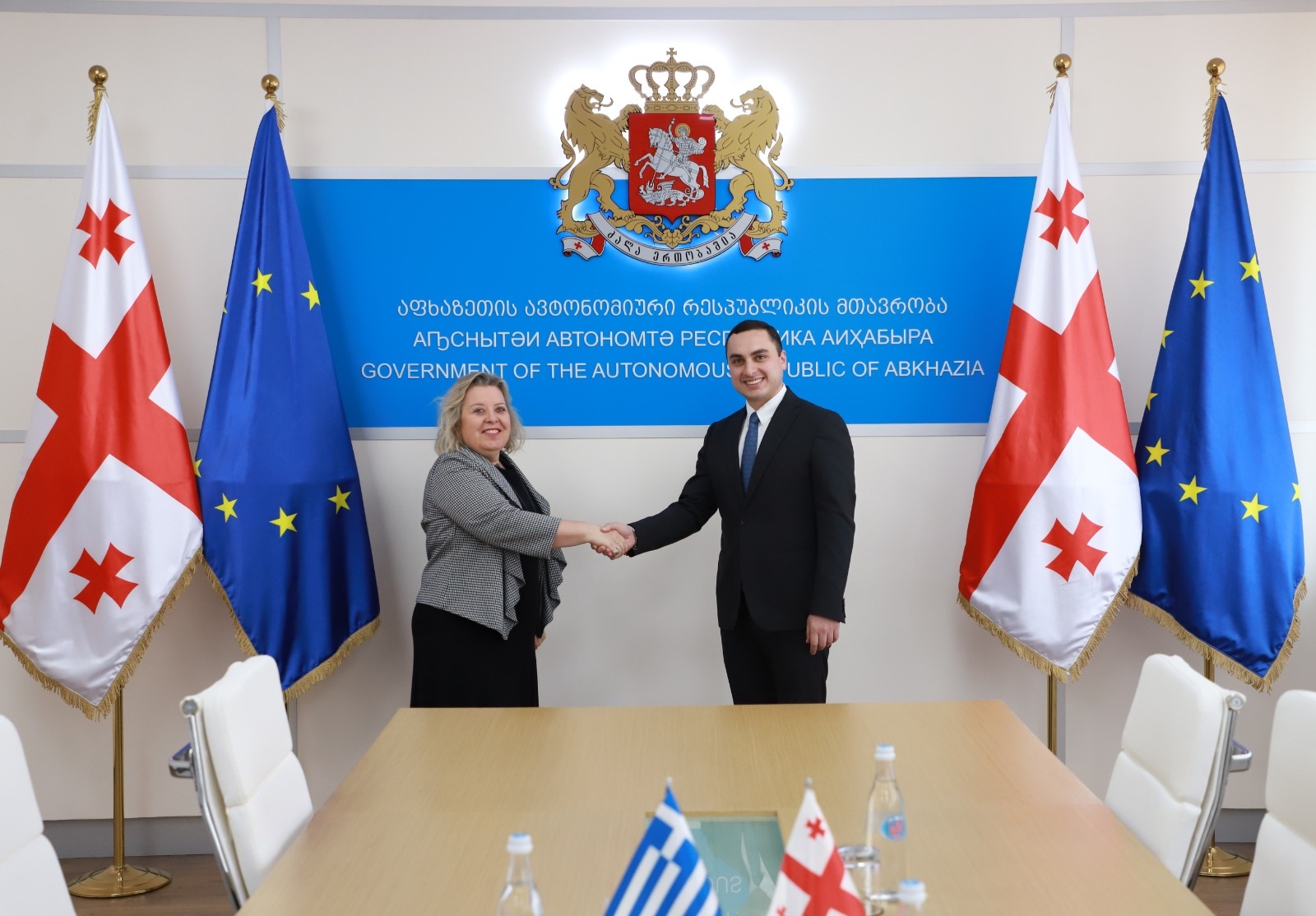 Abkhazia’s Government chief meets Greek Ambassador to discuss support for displaced residents